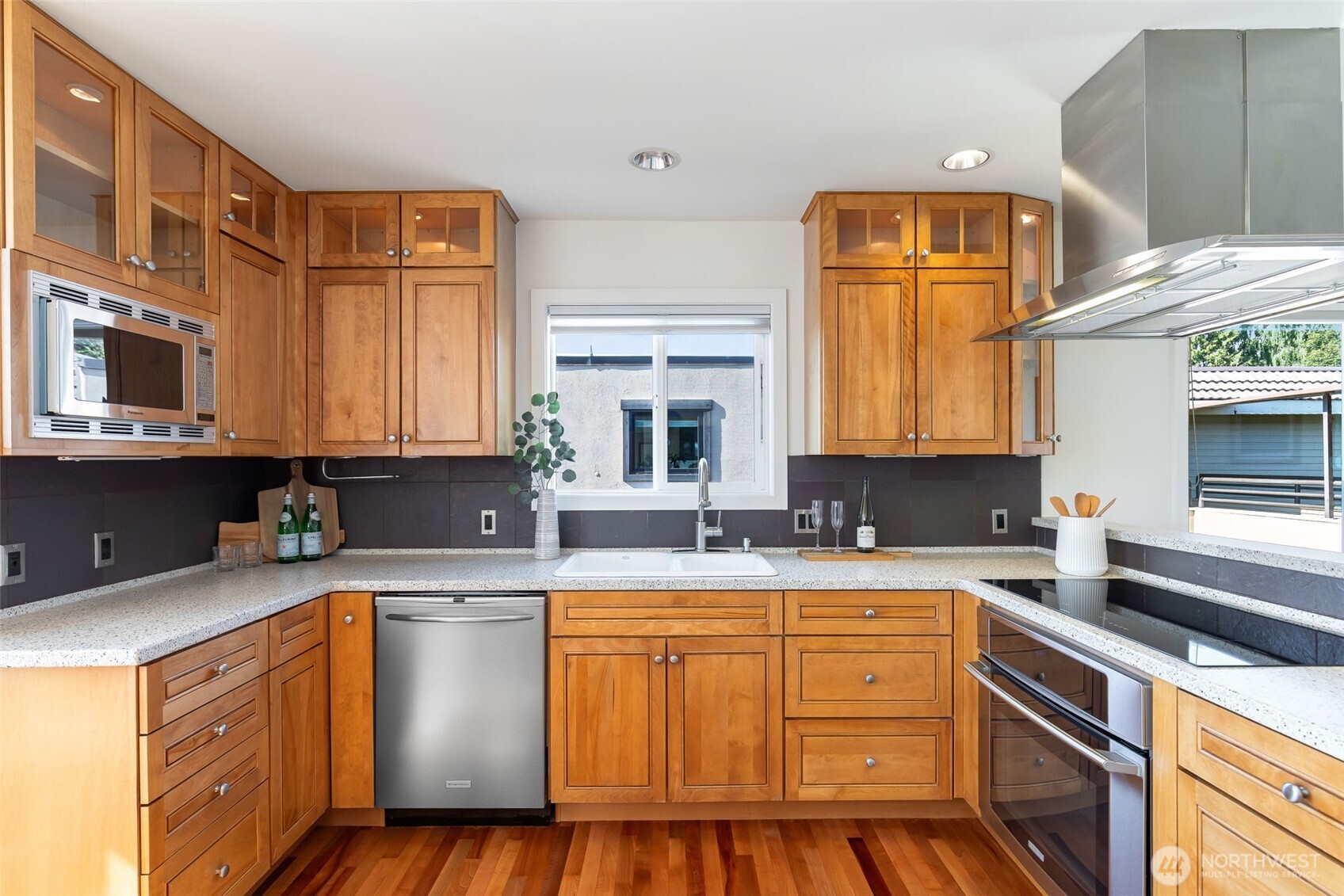 832 Lake Street S, Kirkland, WA 98033