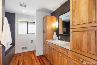 832 Lake Street S, Kirkland, WA 98033 - Photo 29