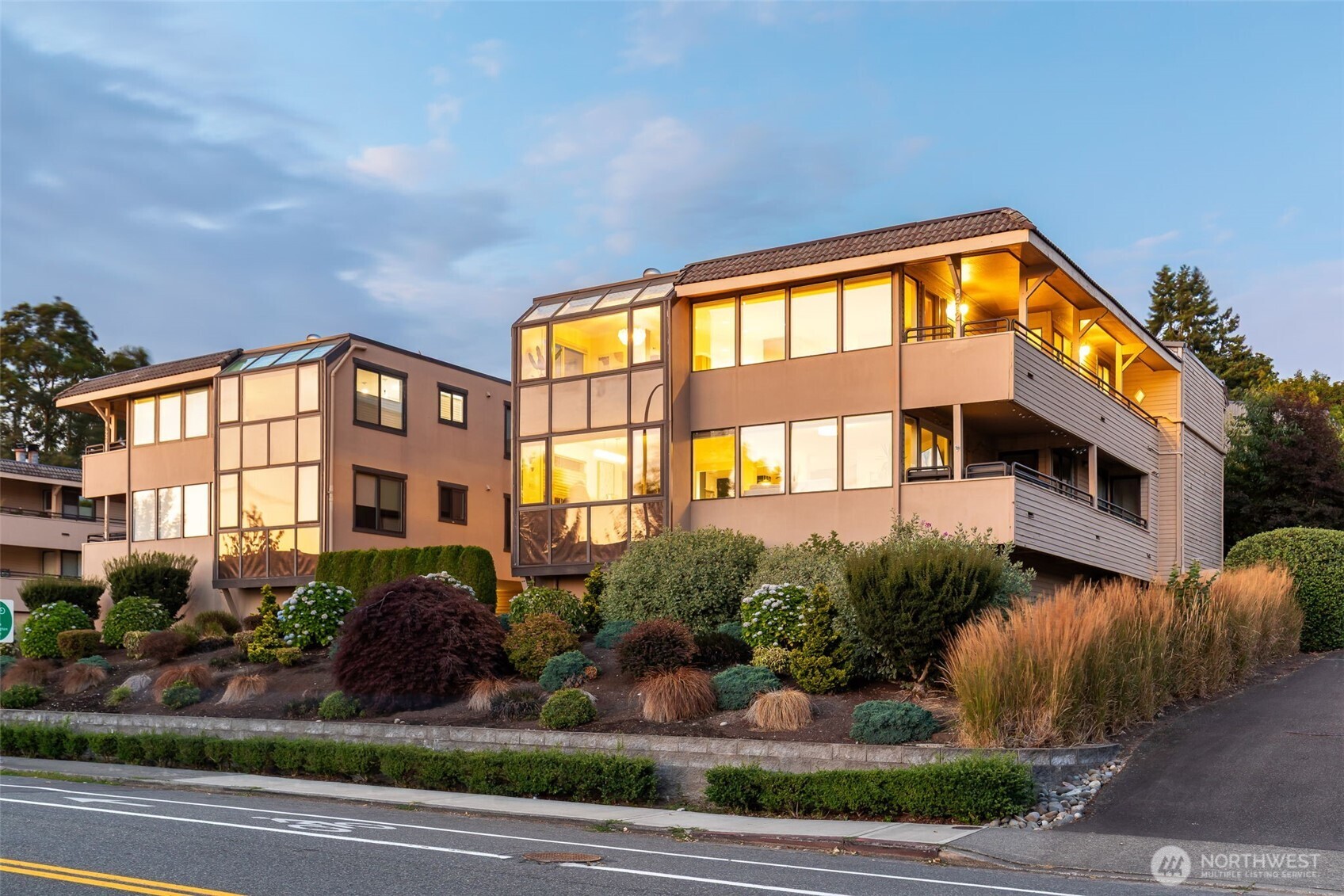 832 Lake Street S, Kirkland, WA 98033