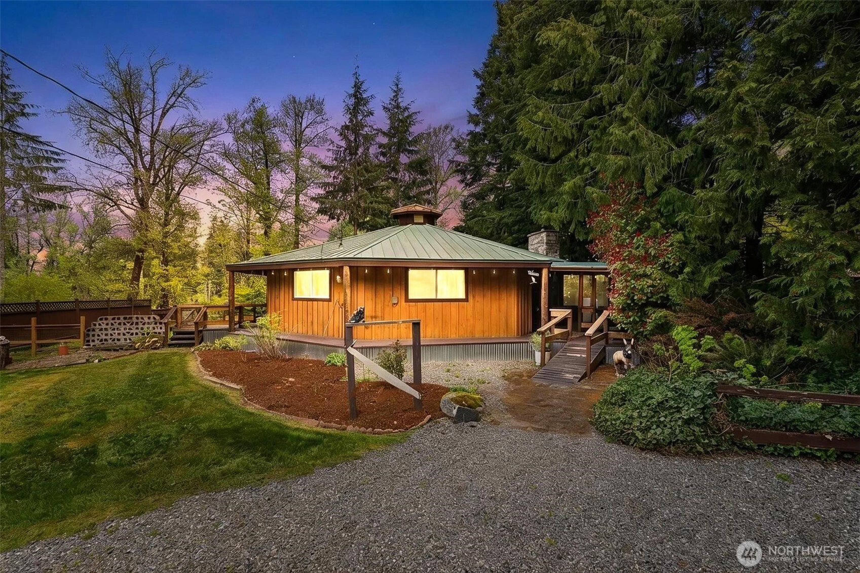 8944 W Pressentin Drive , Concrete, WA 98237