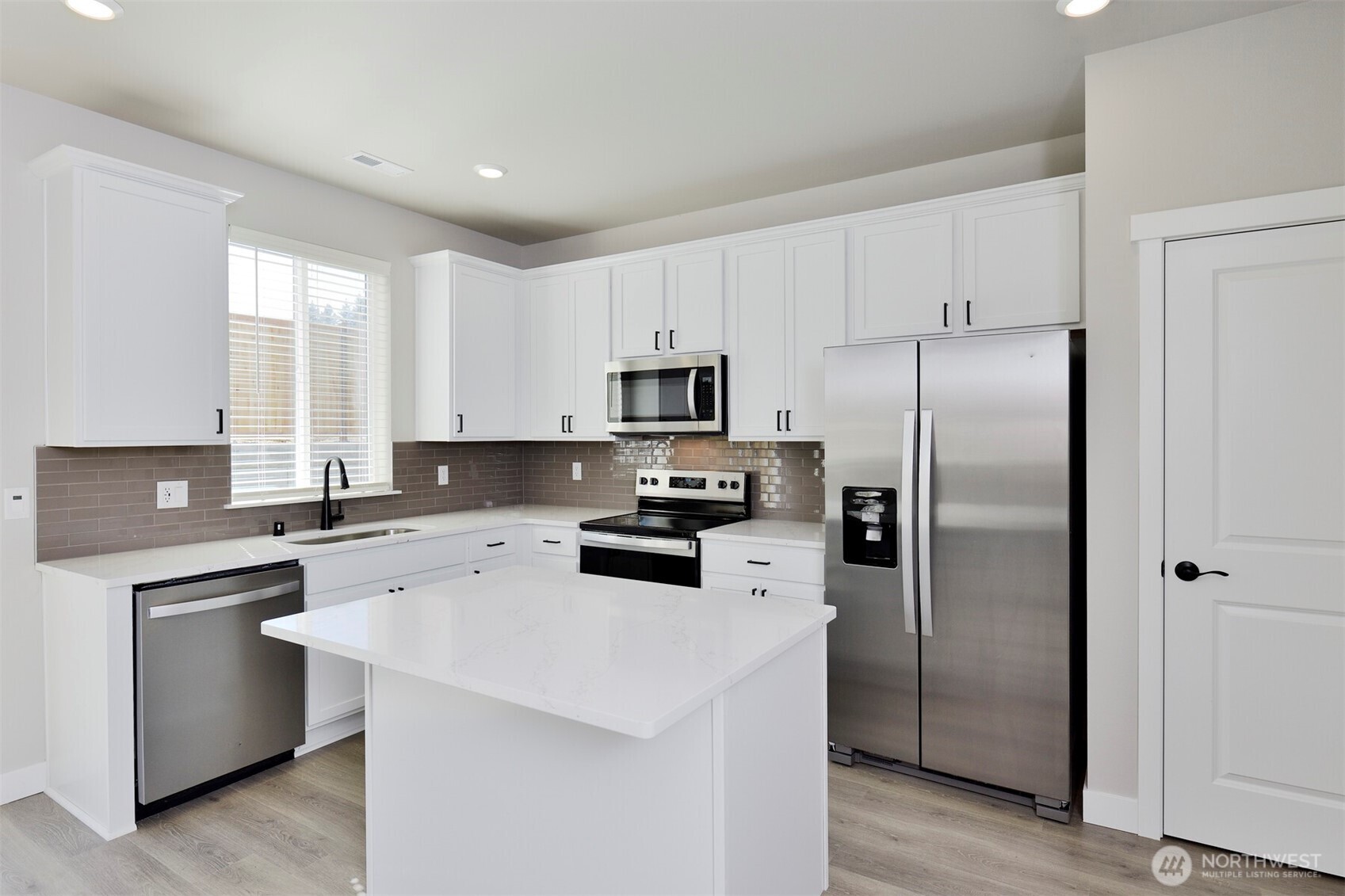 5878 NW Rhino Way , Bremerton, WA 98312