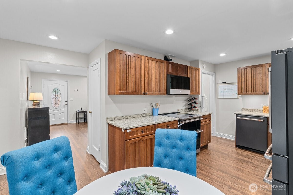 8250 Corliss Avenue N, Seattle, WA 98103