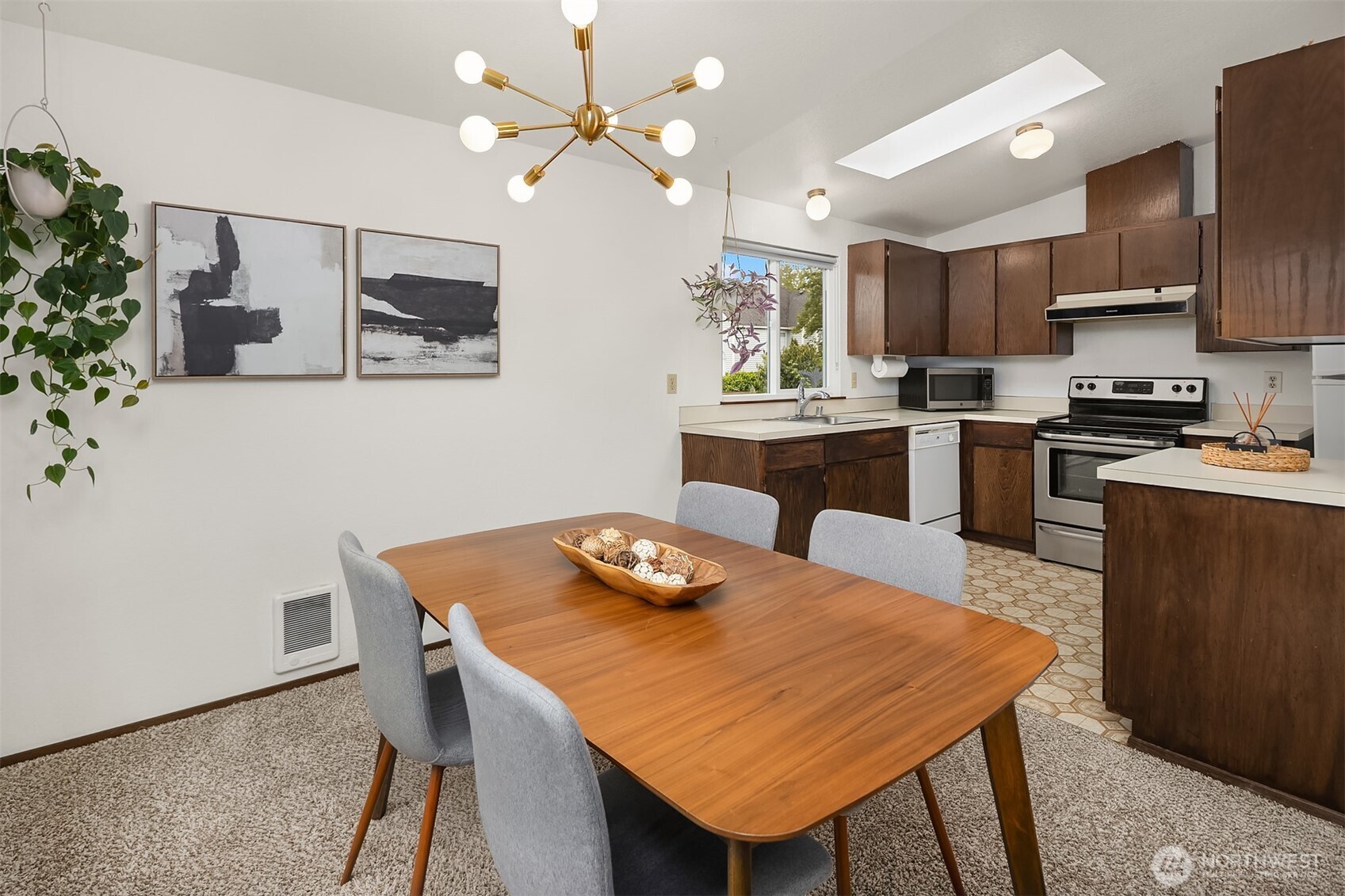 16232 2nd Place W, Lynnwood, WA 98087