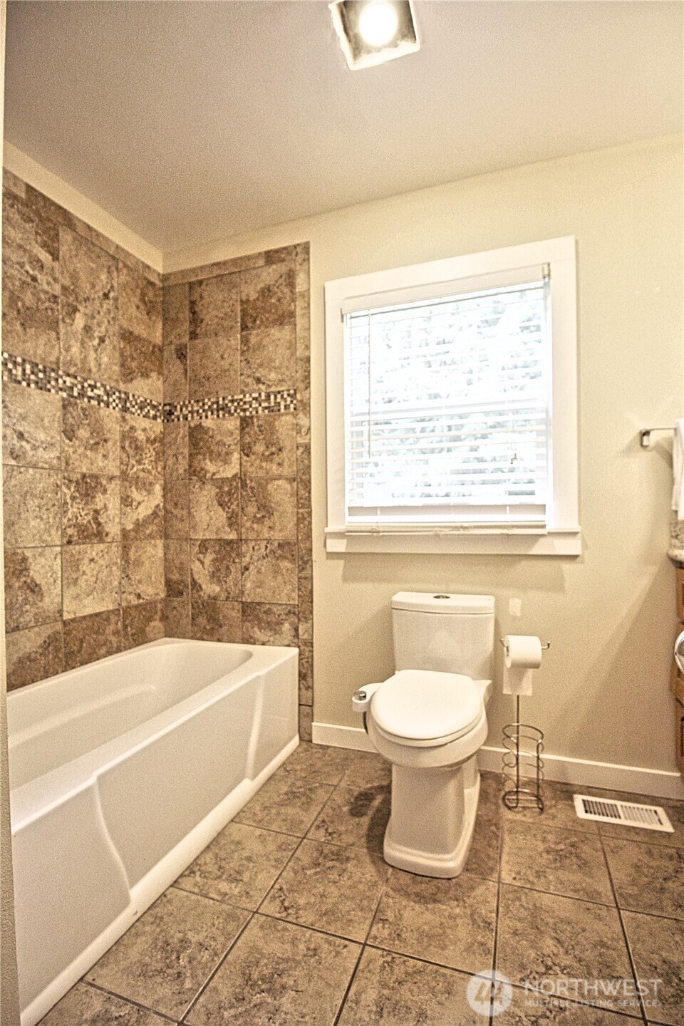 5722 119th Avenue E, Puyallup, WA 98372