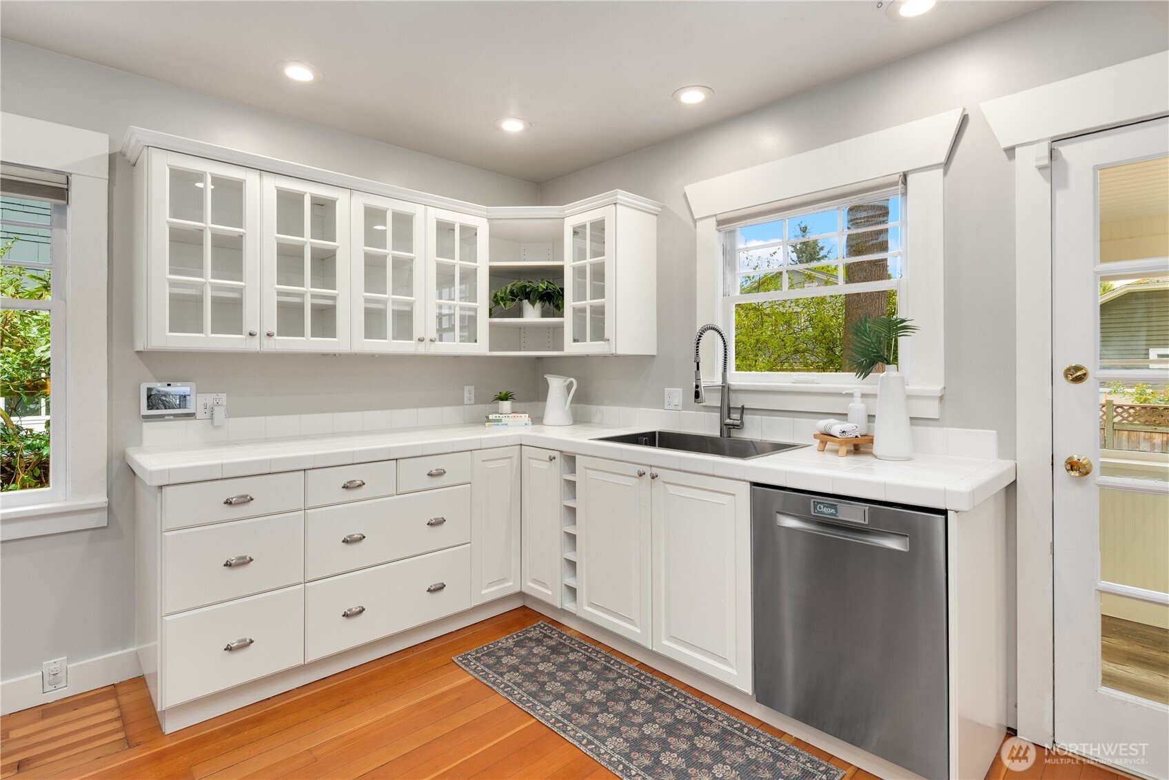 4747 Latona Avenue NE, Seattle, WA 98105