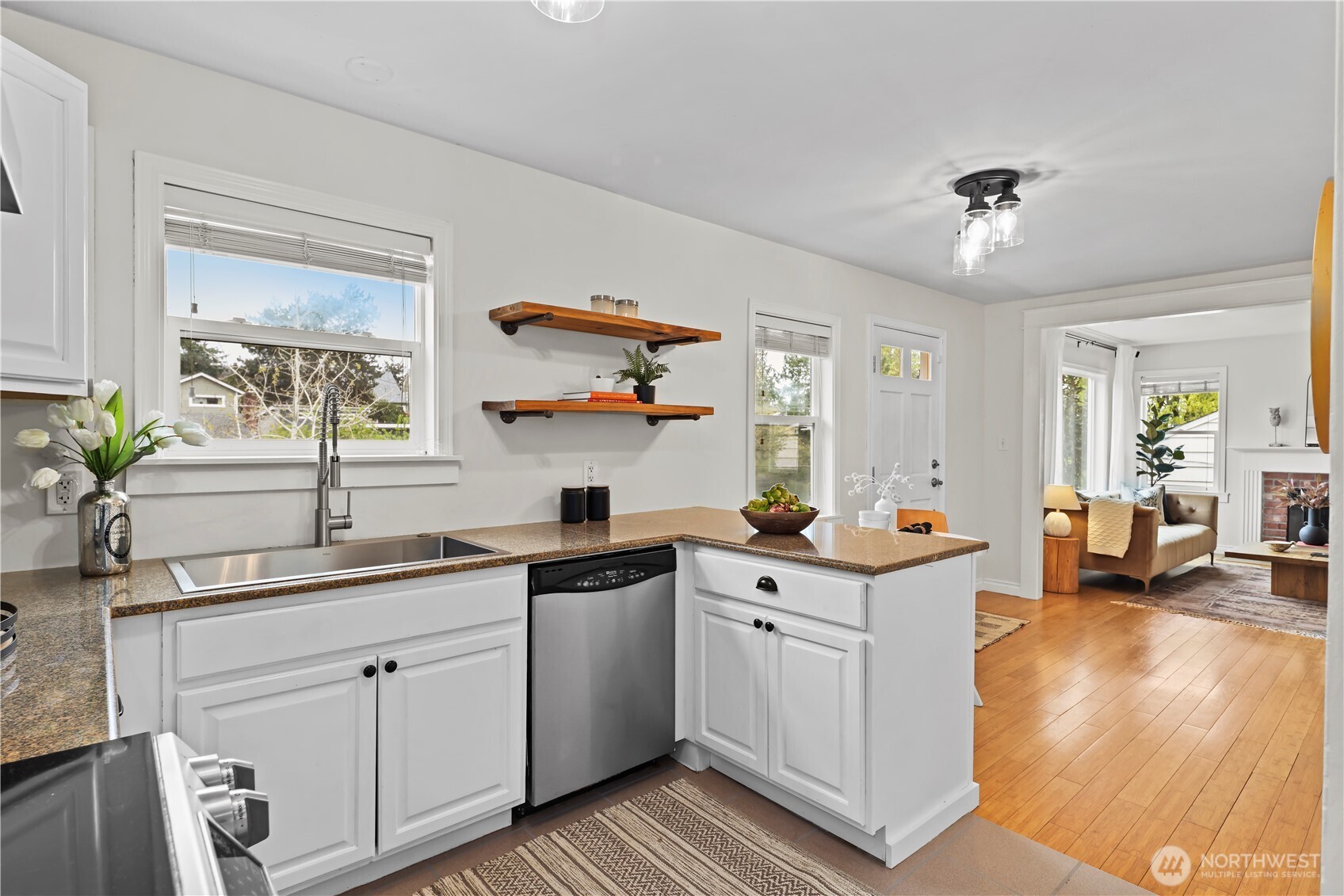 3844 30th Avenue W, Seattle, WA 98199-1707