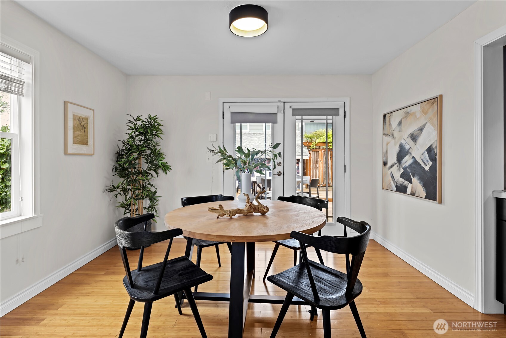 3844 30th Avenue W, Seattle, WA 98199-1707