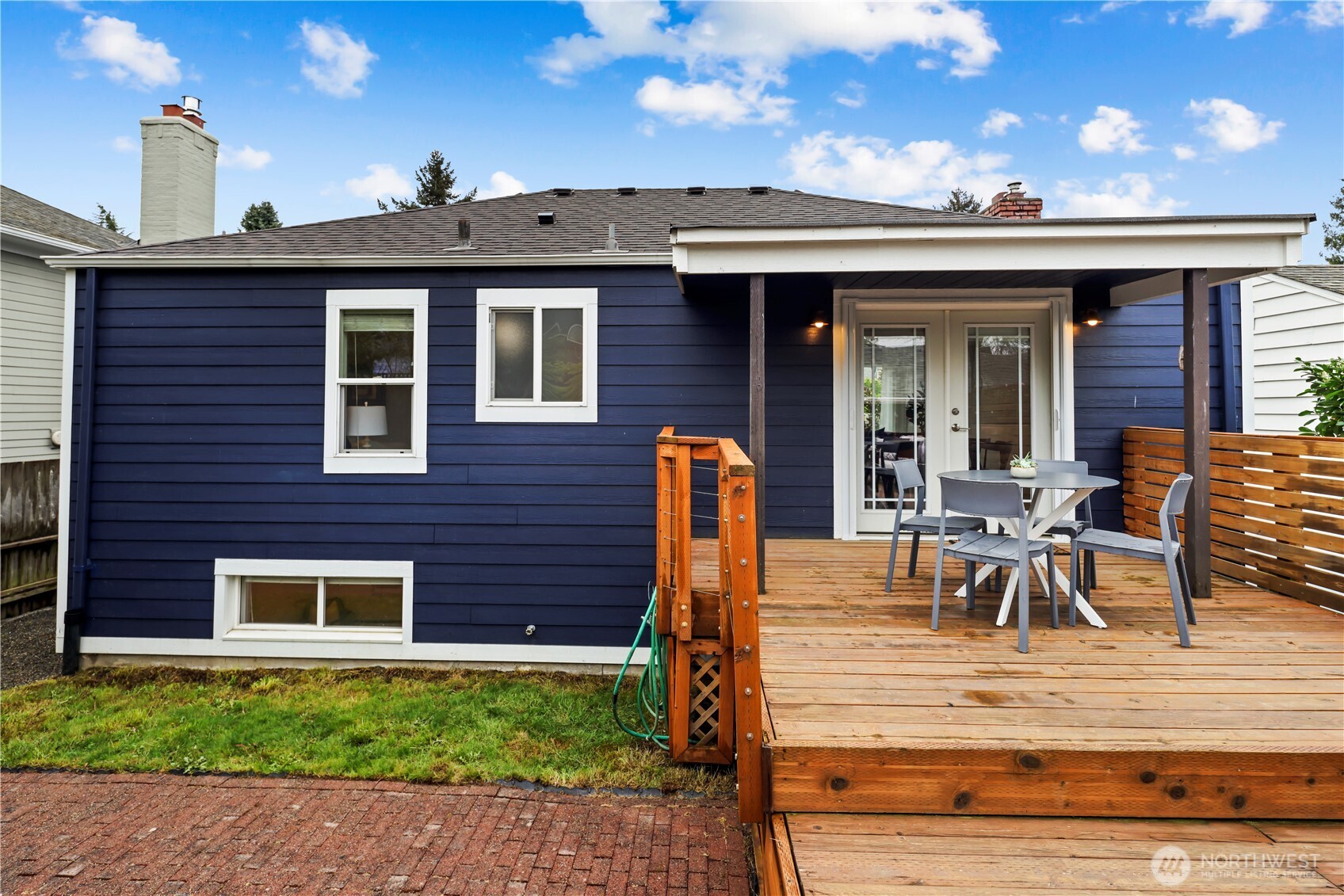 3844 30th Avenue W, Seattle, WA 98199-1707