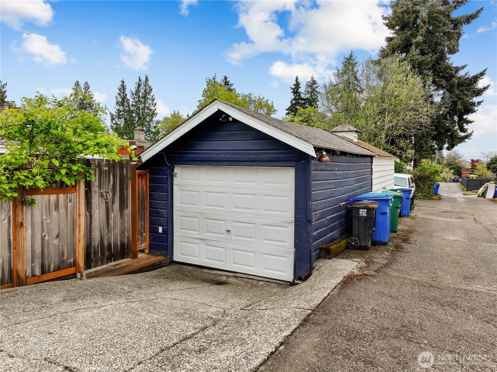 3844 30th Avenue W, Seattle, WA 98199-1707
