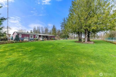 27716 E Entwhistle Rd E E, Buckley, WA 98321 - Photo 2