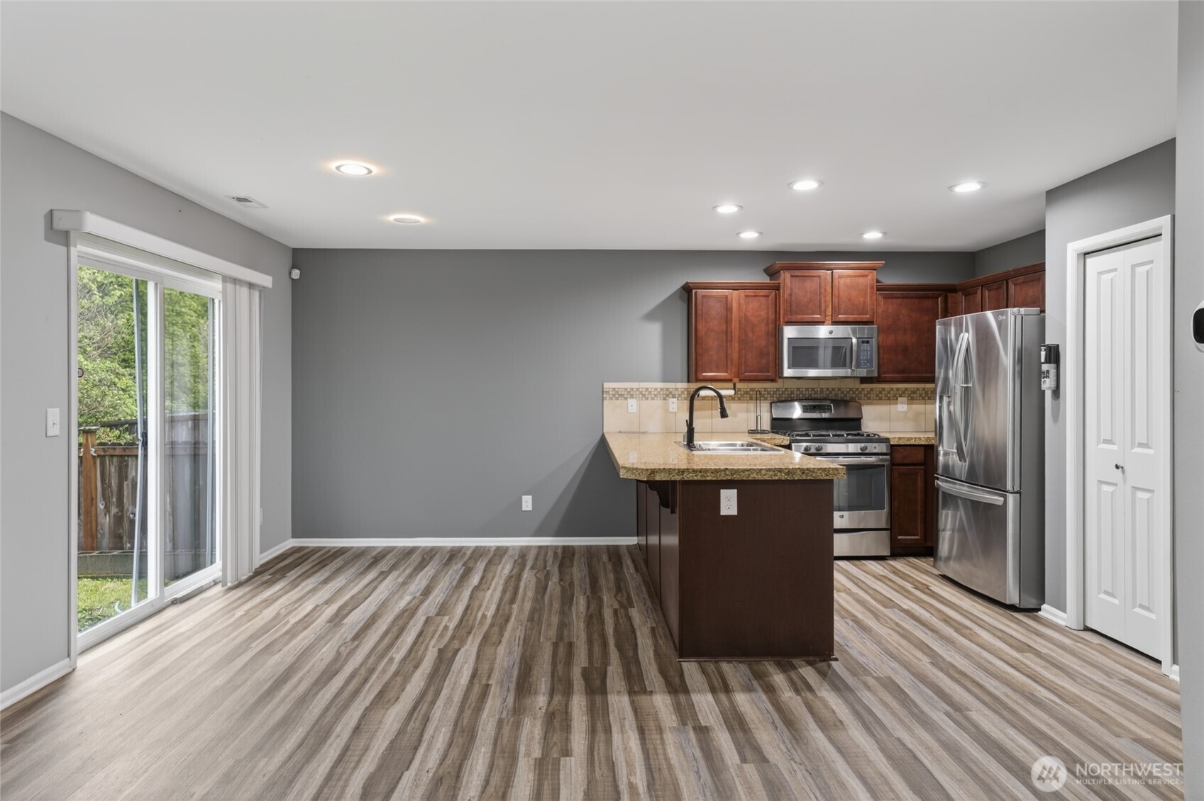 4224 E T Street , Tacoma, WA 98404