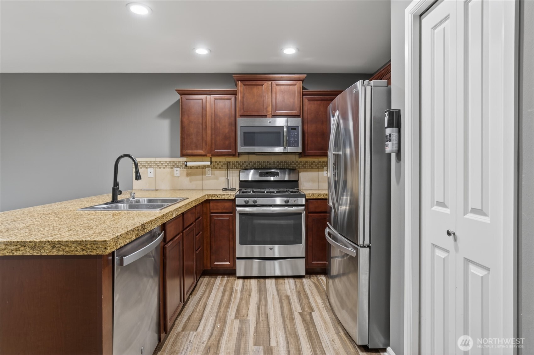 4224 E T Street , Tacoma, WA 98404
