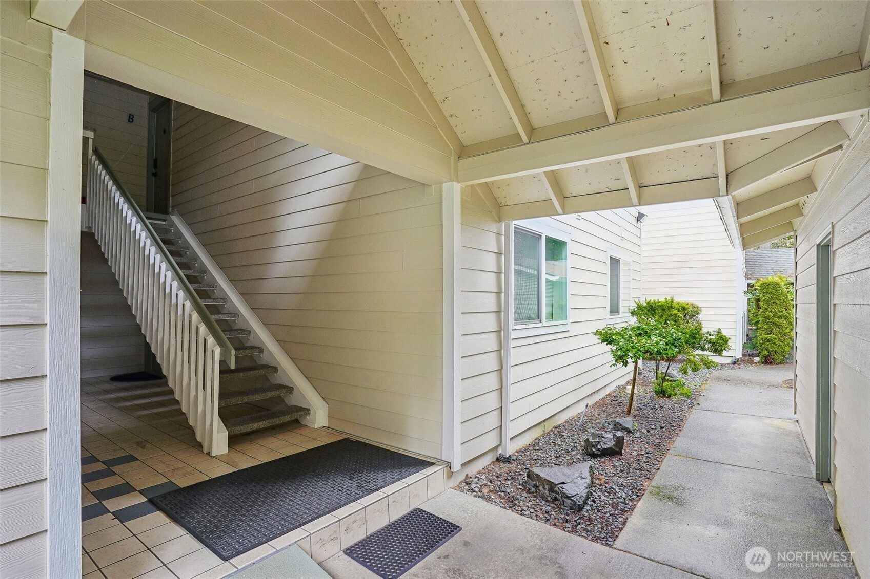 4617 Grandview Drive W #B, Tacoma, WA 98466