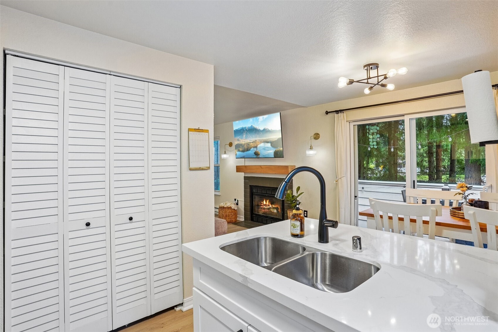 4617 Grandview Drive W #B, Tacoma, WA 98466