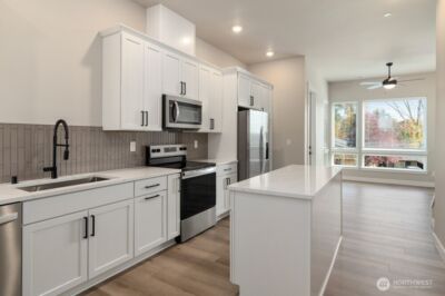 12810 66th Avenue S, Seattle, WA 98178 - Photo 5