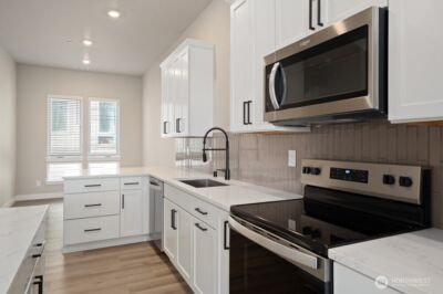 12810 66th Avenue S, Seattle, WA 98178 - Photo 10