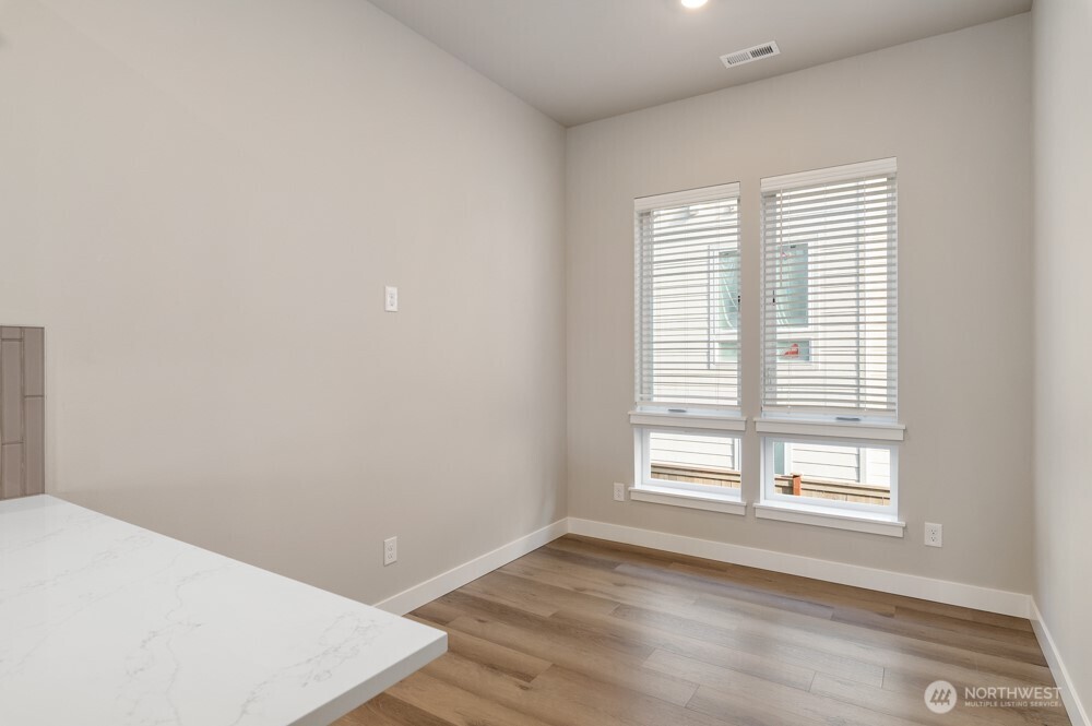 6613 S 128th Street , Seattle, WA 98178