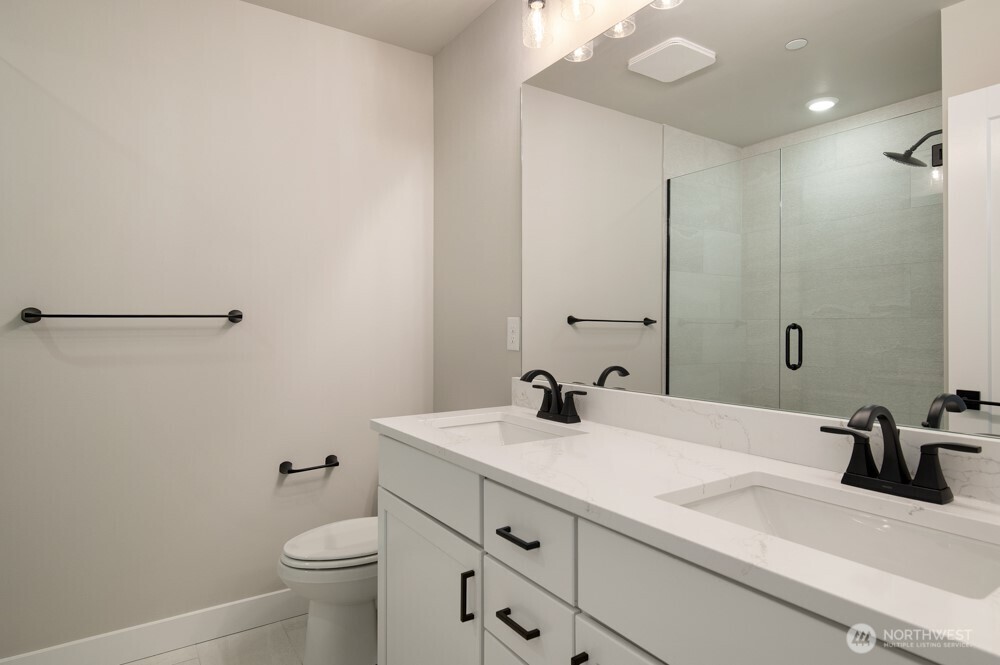 6613 S 128th Street , Seattle, WA 98178