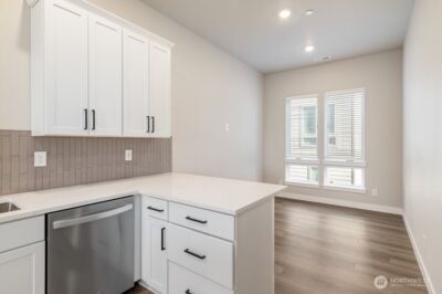6613 S 128th Street , Seattle, WA 98178 - Photo 3
