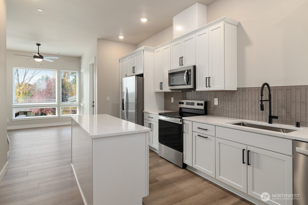 6613 S 128th Street , Seattle, WA 98178