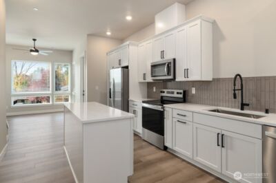 6613 S 128th Street , Seattle, WA 98178 - Photo 5
