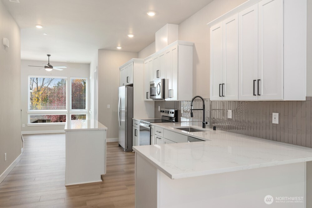 6613 S 128th Street , Seattle, WA 98178