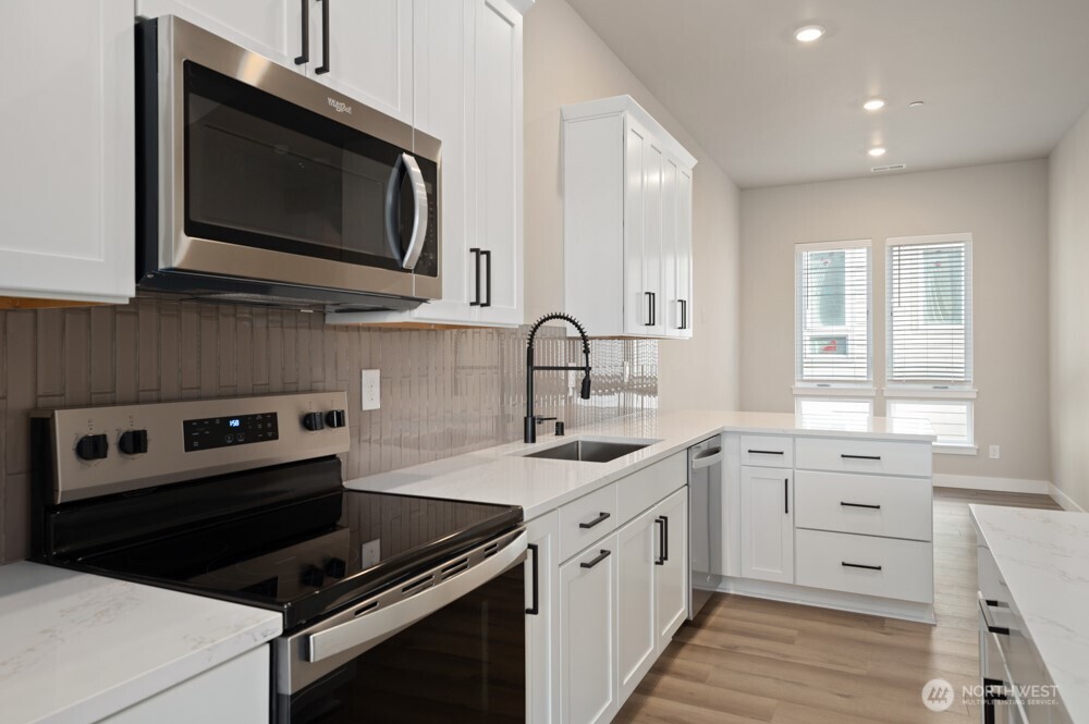 6613 S 128th Street , Seattle, WA 98178