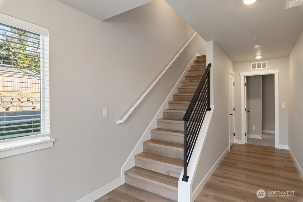 12814 66th Avenue S, Seattle, WA 98178