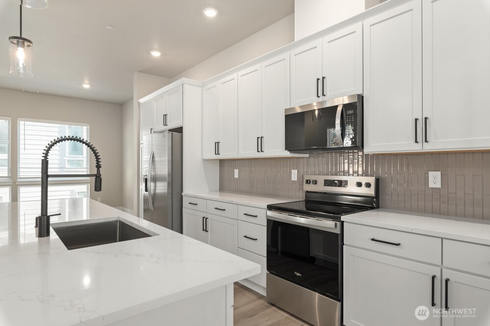 12814 66th Avenue S, Seattle, WA 98178