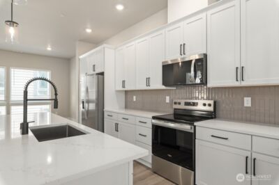 12814 66th Avenue S, Seattle, WA 98178 - Photo 11