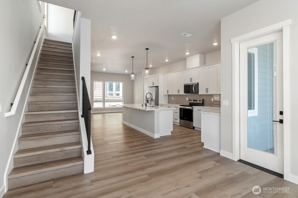 12814 66th Avenue S, Seattle, WA 98178