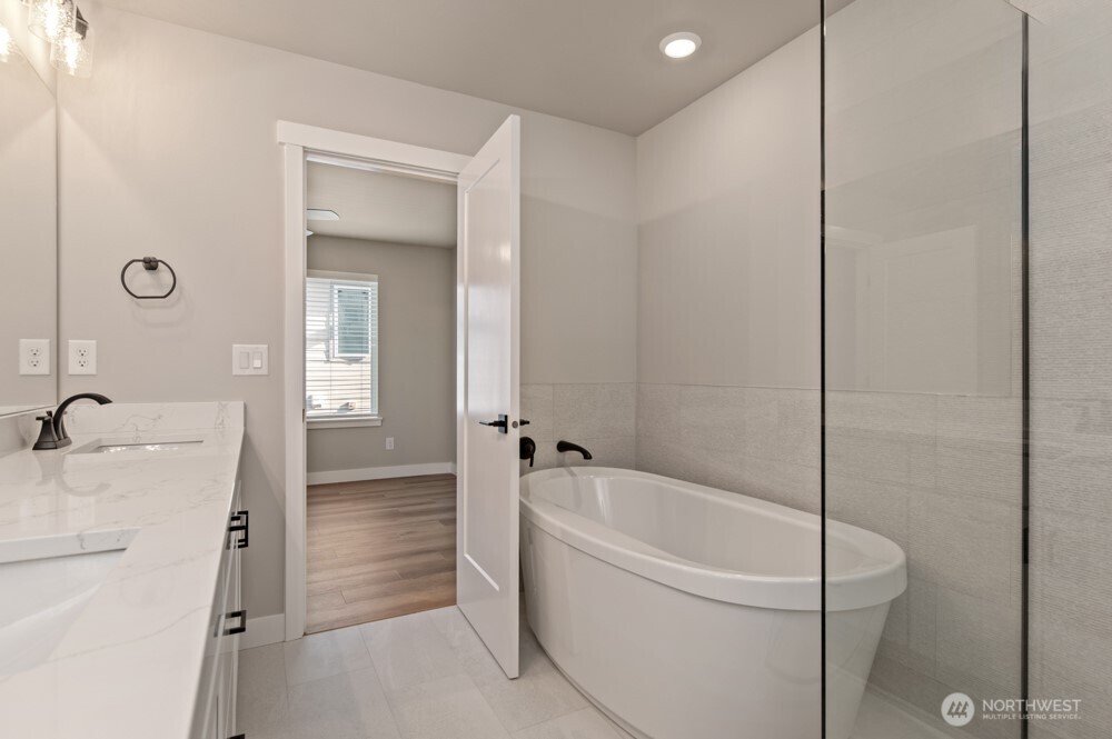 12814 66th Avenue S, Seattle, WA 98178