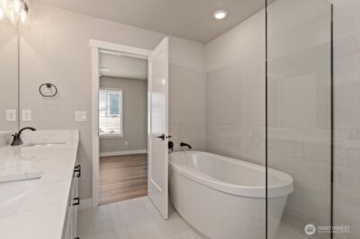 12814 66th Avenue S, Seattle, WA 98178 - Photo 21