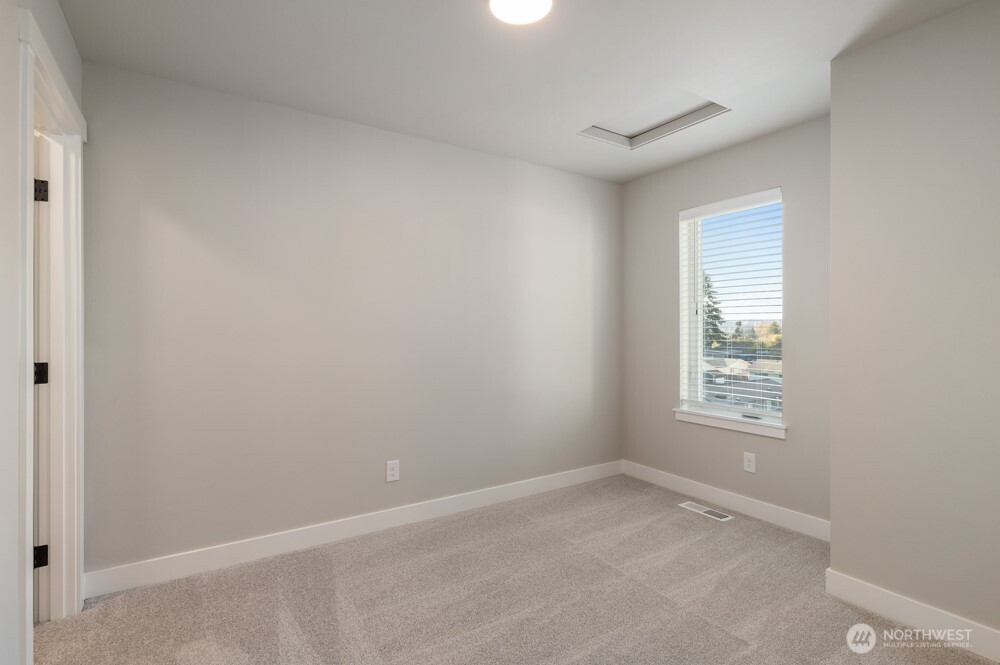 12814 66th Avenue S, Seattle, WA 98178