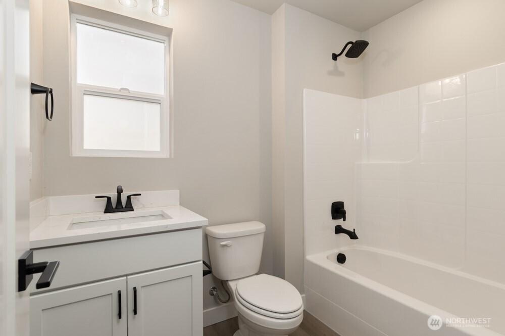 12814 66th Avenue S, Seattle, WA 98178