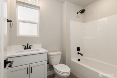 12814 66th Avenue S, Seattle, WA 98178 - Photo 4