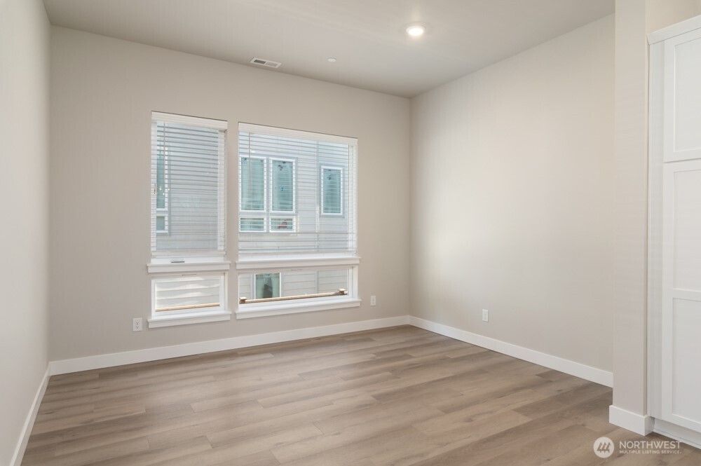 12814 66th Avenue S, Seattle, WA 98178