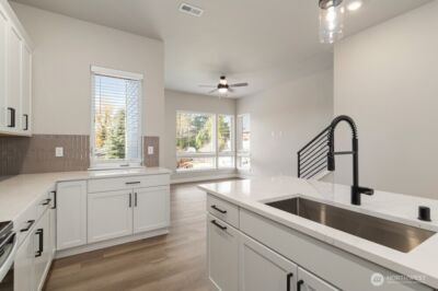 12814 66th Avenue S, Seattle, WA 98178 - Photo 10