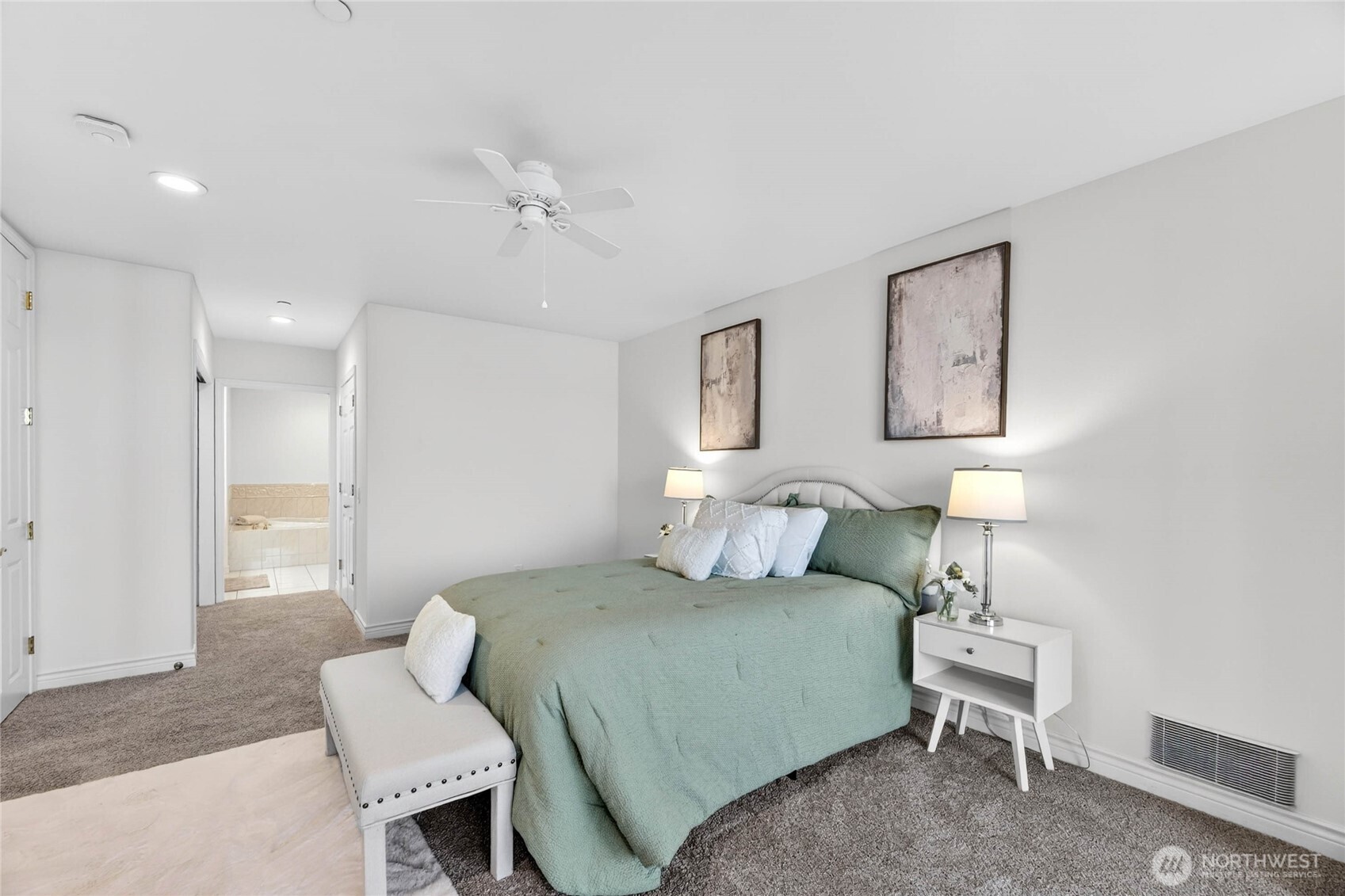 1661 Harbor Avenue SW #301, Seattle, WA 98126