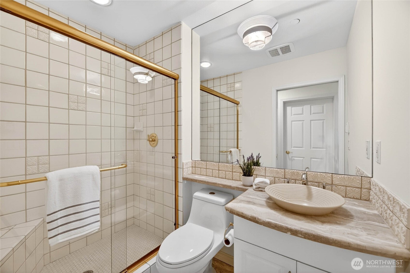 1661 Harbor Avenue SW #301, Seattle, WA 98126