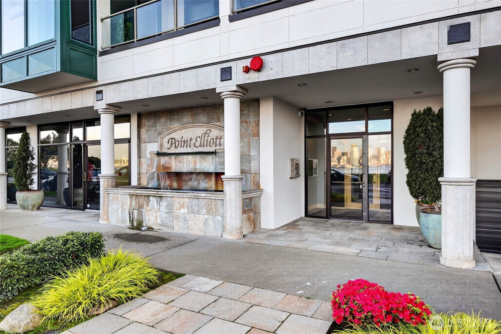 1661 Harbor Avenue SW #301, Seattle, WA 98126