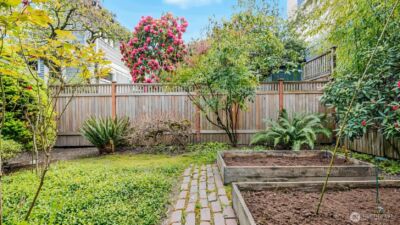 2419 Federal Avenue E, Seattle, WA 98102 - Photo 26