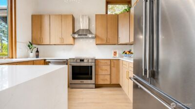 2419 Federal Avenue E, Seattle, WA 98102 - Photo 7
