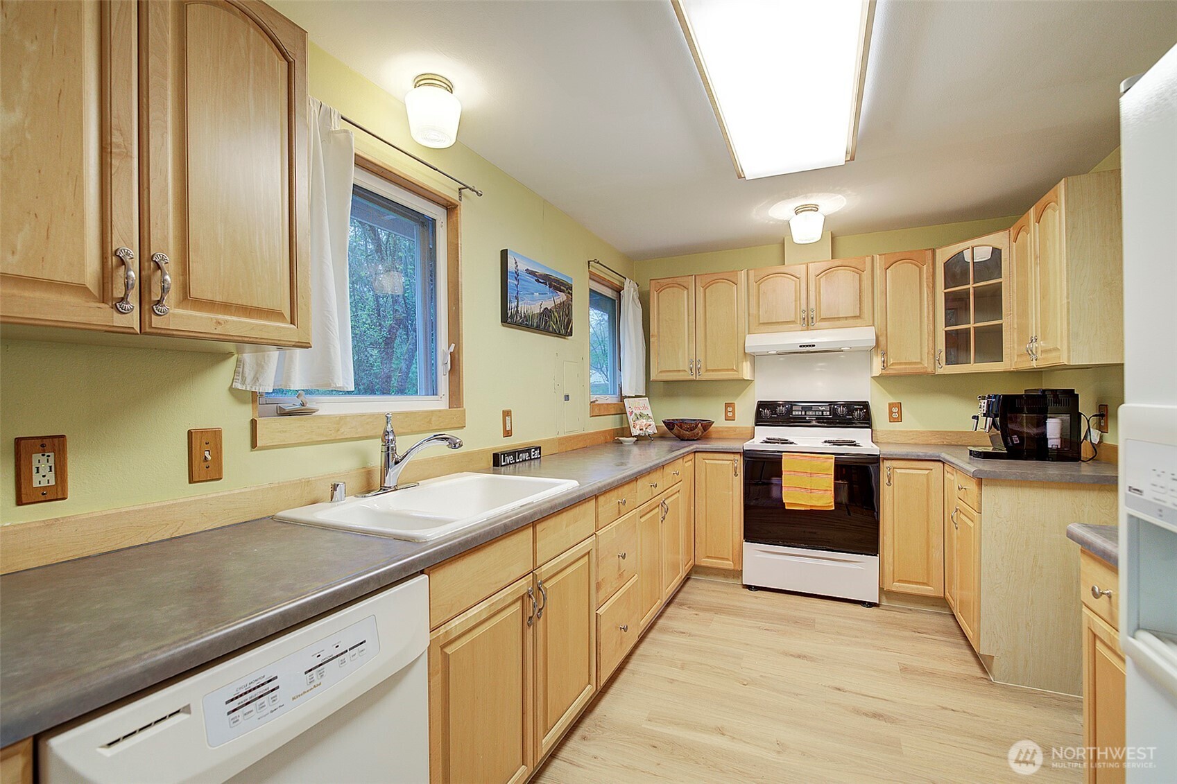 2849 NE 178th Street , Lake Forest Park, WA 98155-4020