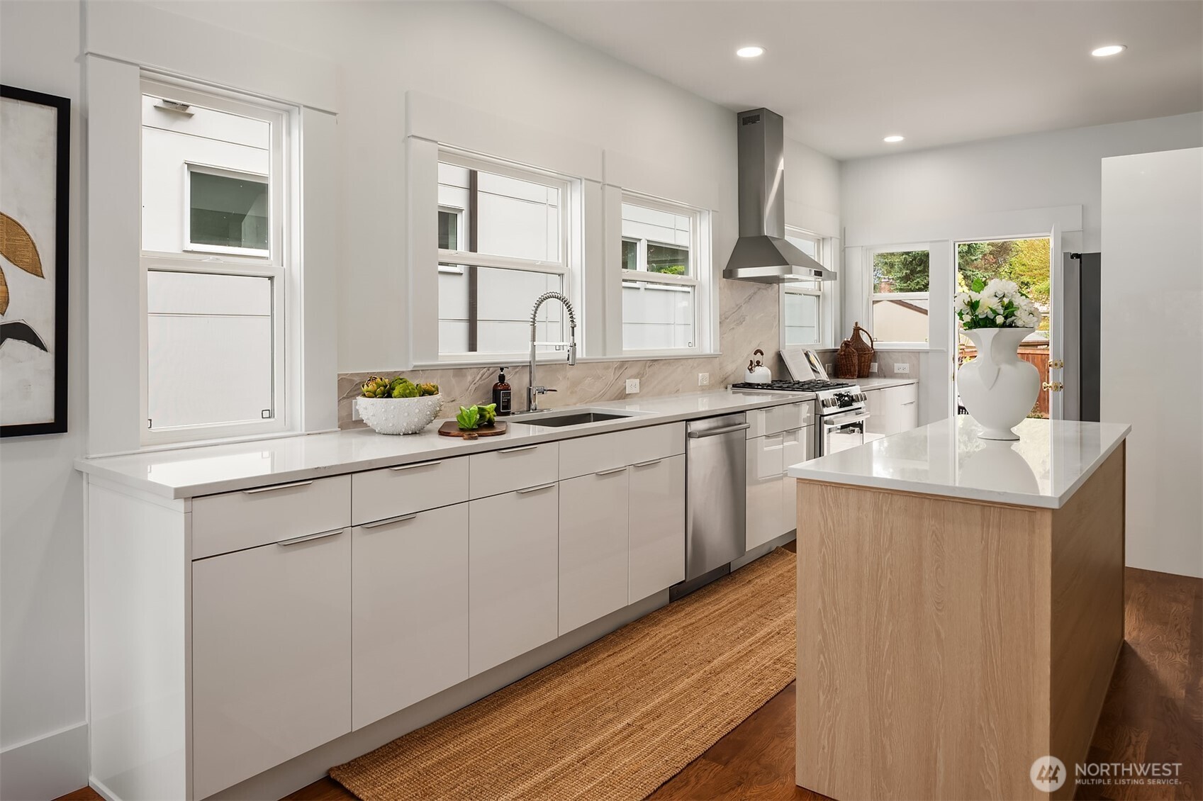 5023 SW Prince Street , Seattle, WA 98116