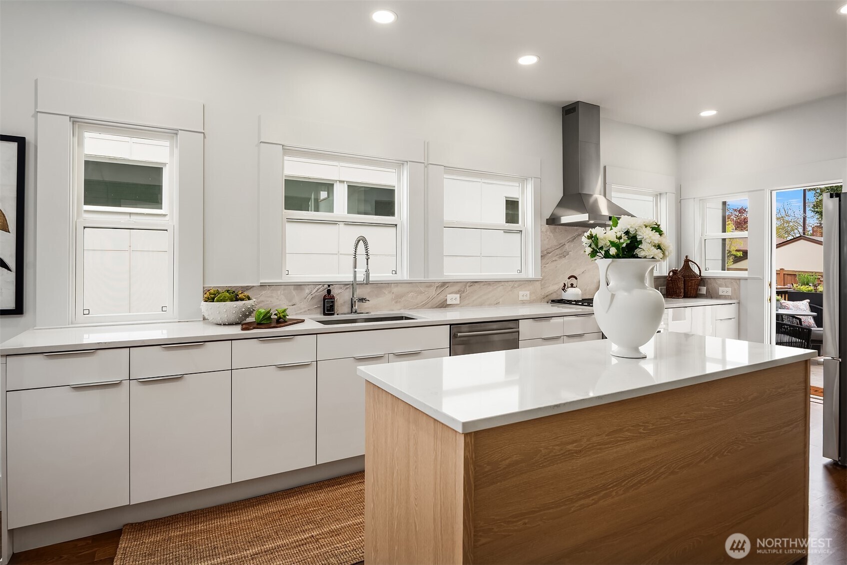 5023 SW Prince Street , Seattle, WA 98116