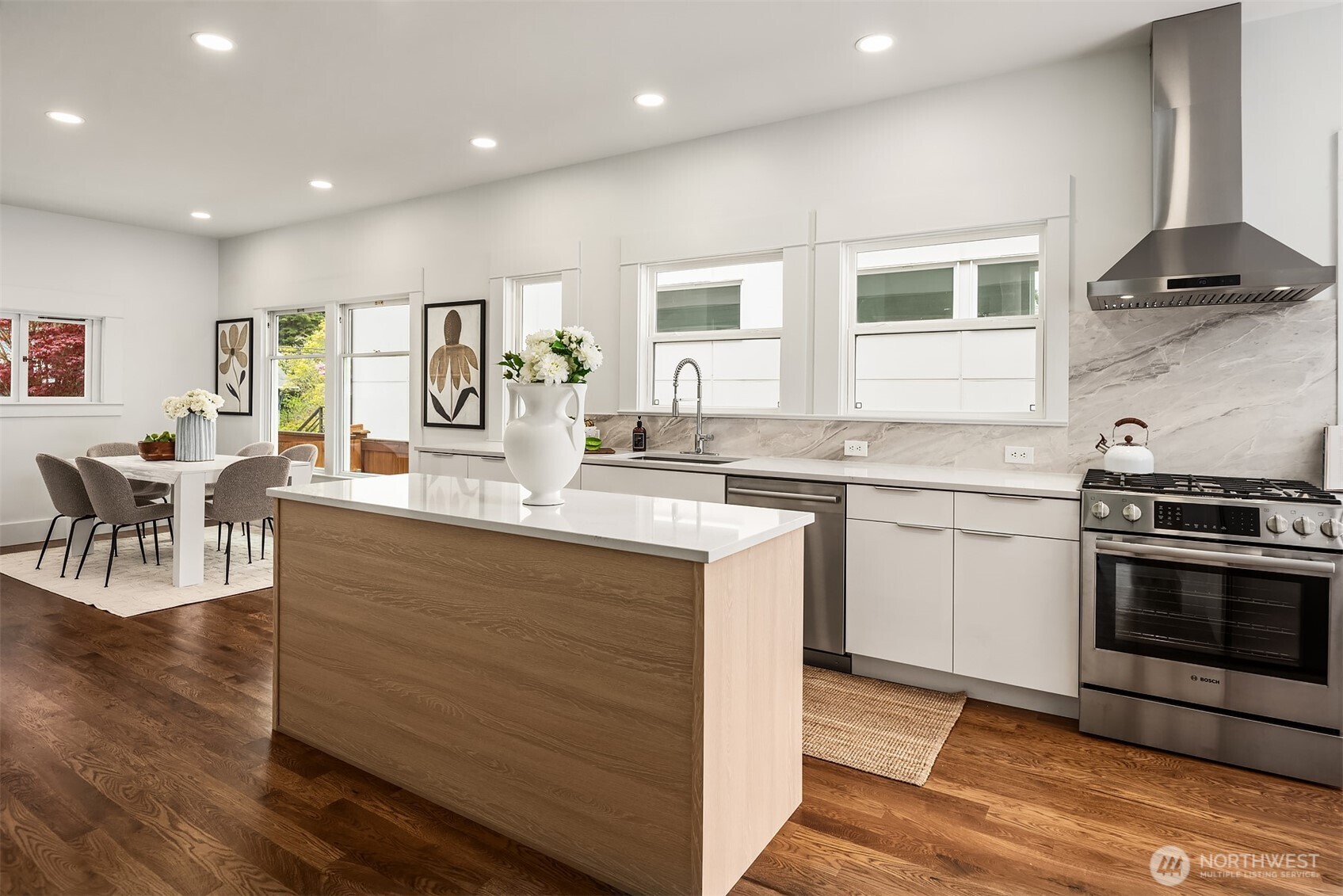 5023 SW Prince Street , Seattle, WA 98116