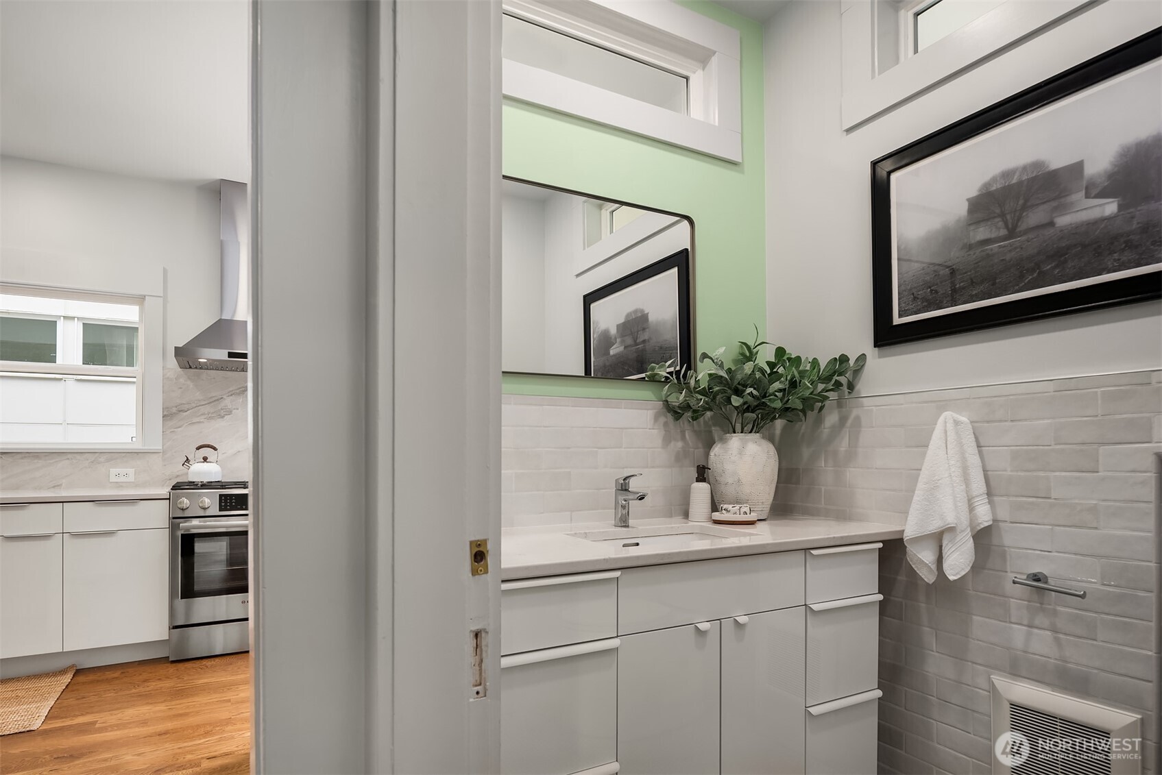 5023 SW Prince Street , Seattle, WA 98116