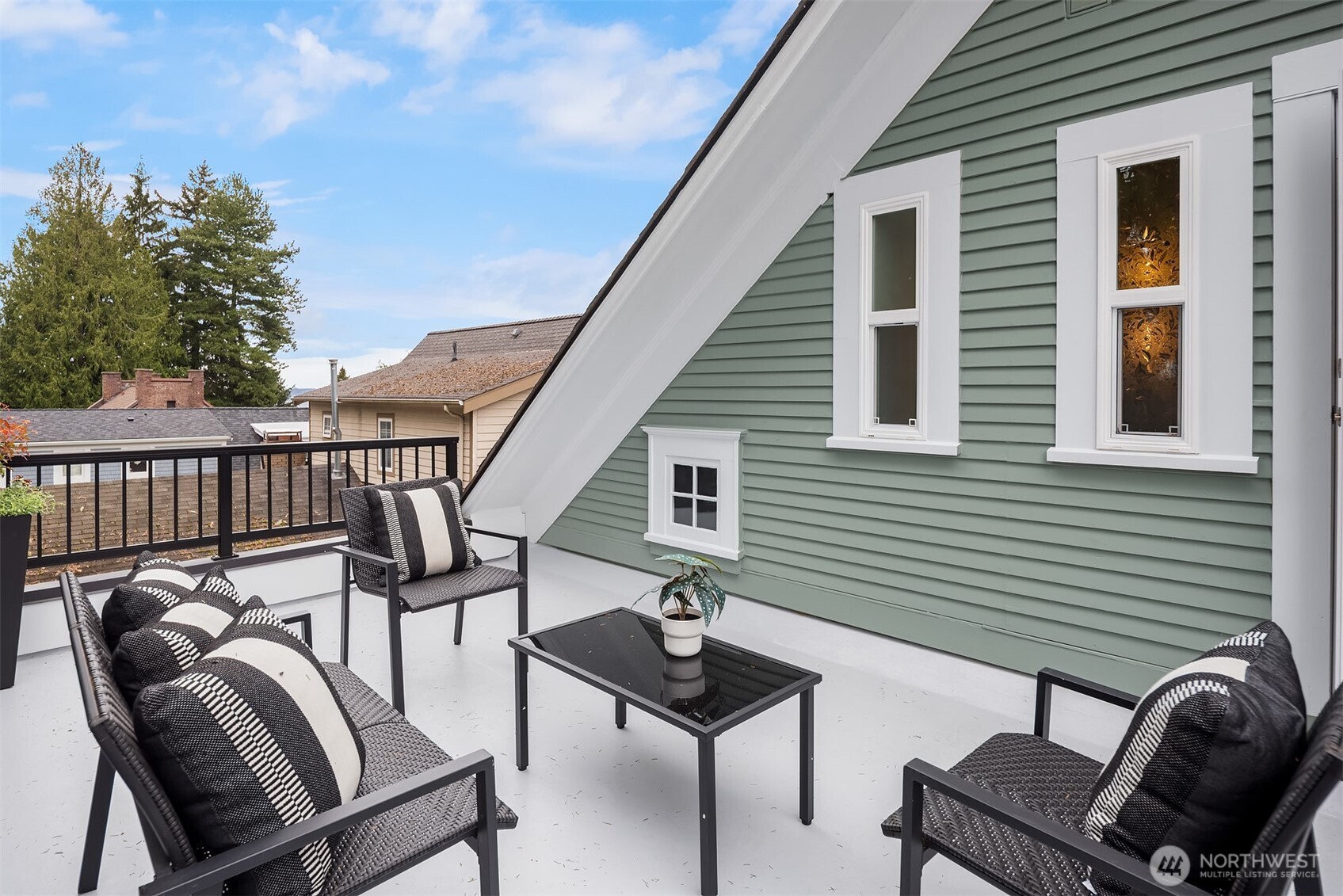 5023 SW Prince Street , Seattle, WA 98116