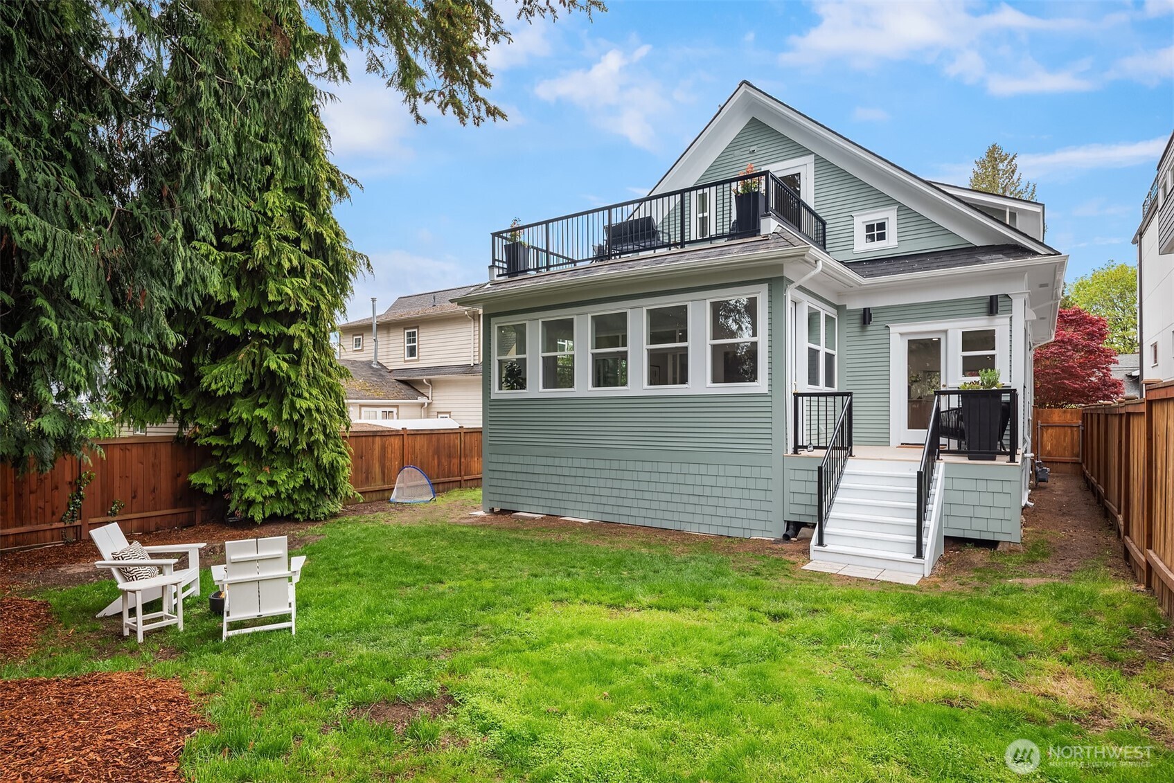 5023 SW Prince Street , Seattle, WA 98116